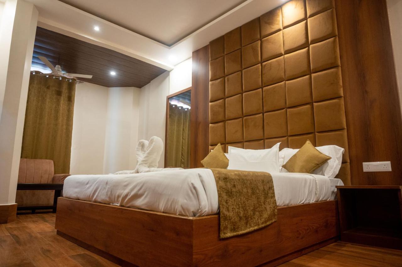 Kiran Palace Hotel พาราณสี ภายนอก รูปภาพ