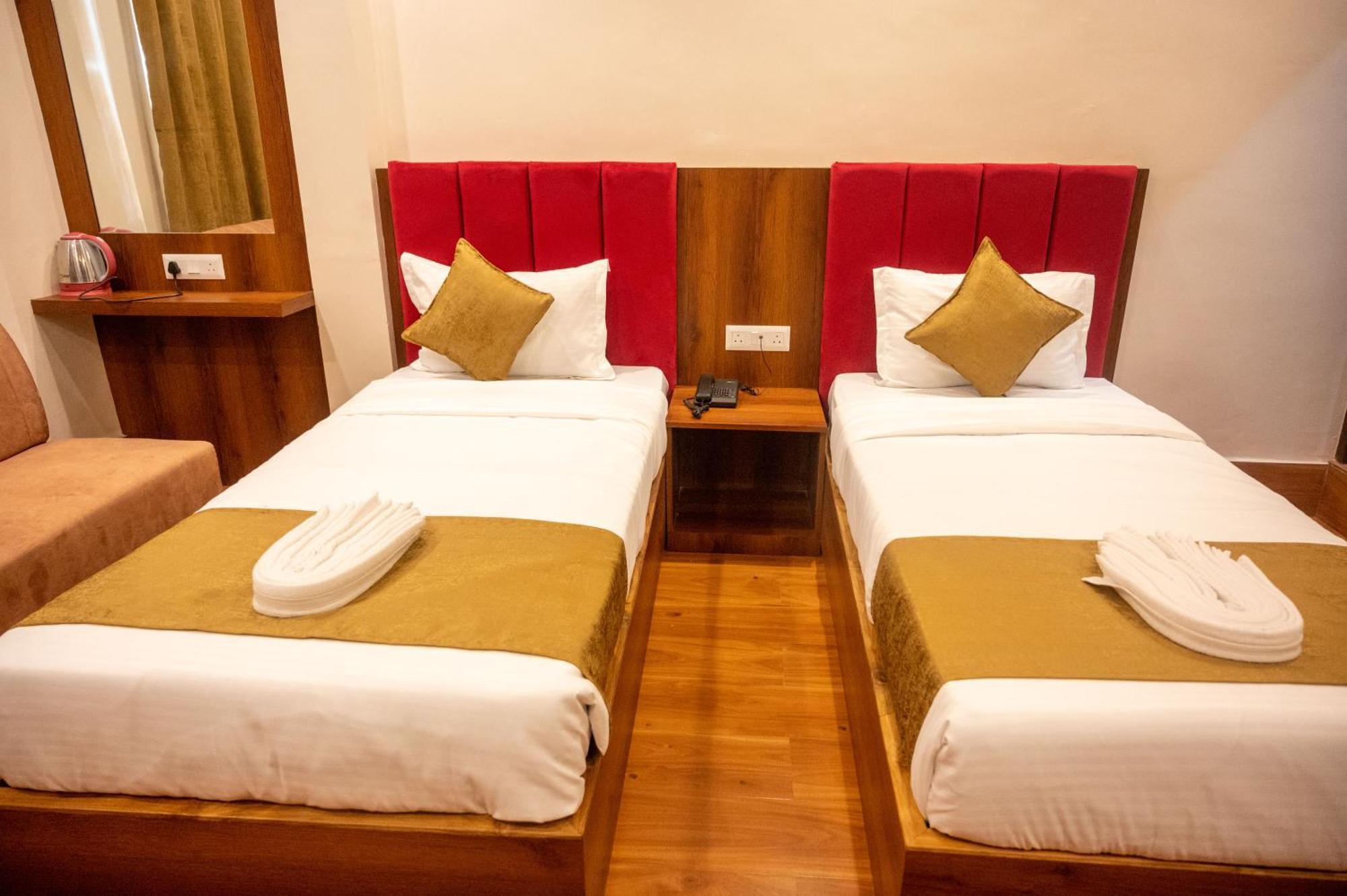 Kiran Palace Hotel พาราณสี ภายนอก รูปภาพ