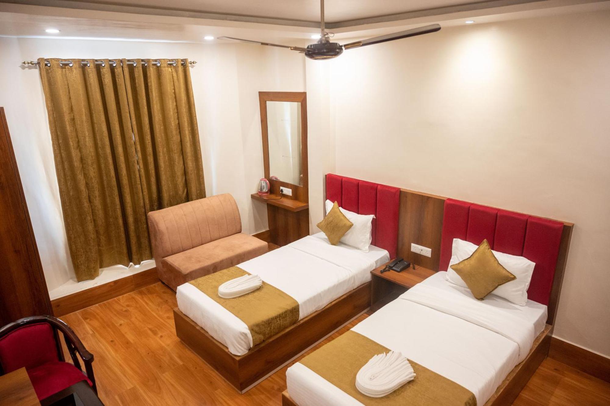 Kiran Palace Hotel พาราณสี ภายนอก รูปภาพ